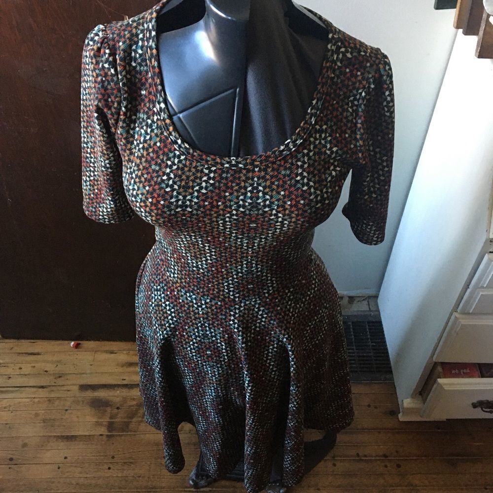 Lularoe Nicole scoop neck ringer fit & flare skater dress